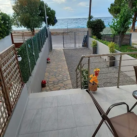 Akrotiri Luxury Aparthotel *